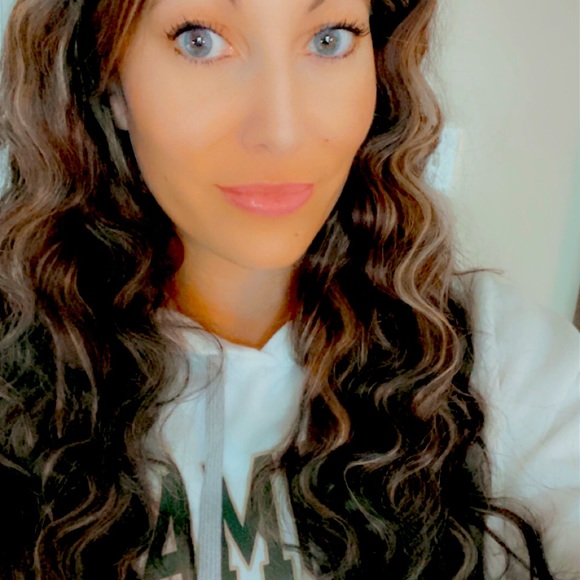 Meet your Posher, Christine - Picture 1 of 12